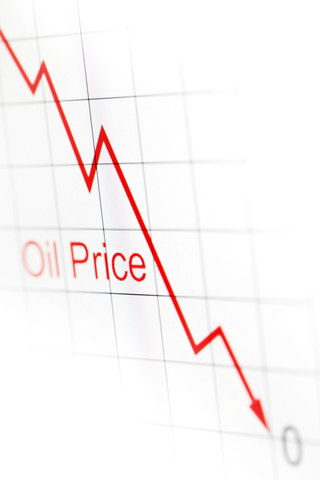© Yellowj | Dreamstime.com - <a href="http://www.dreamstime.com/stock-photo-graph-oil-prices-showing-falling-market-image52453391#res2965056">Graph Of Oil Prices Photo</a>