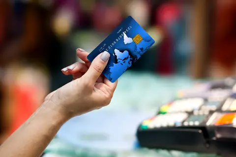 © Bertys30 | Dreamstime.com - <a href="https://www.dreamstime.com/stock-photos-woman-hand-holding-credit-card-image40572733#res2965056">Woman Hand Holding Credit Card Photo</a>